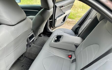 Toyota Camry, 2019 год, 2 299 000 рублей, 15 фотография