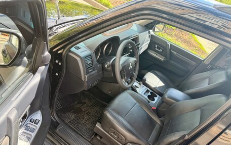 Mitsubishi Pajero IV, 2013 год, 2 330 000 рублей, 5 фотография