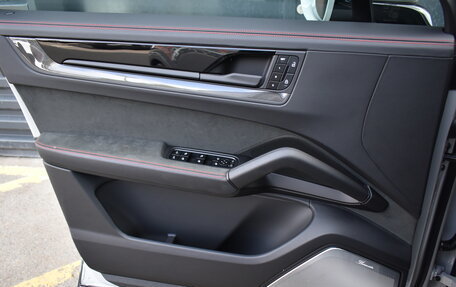 Porsche Cayenne III, 2025 год, 25 200 000 рублей, 30 фотография