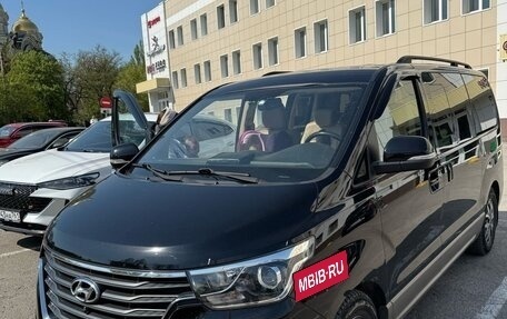 Hyundai H-1 II рестайлинг, 2019 год, 2 900 000 рублей, 1 фотография