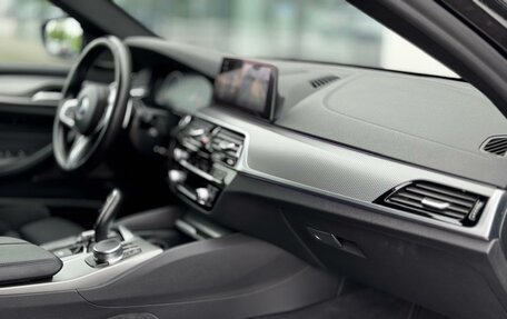 BMW 5 серия, 2019 год, 3 800 000 рублей, 17 фотография