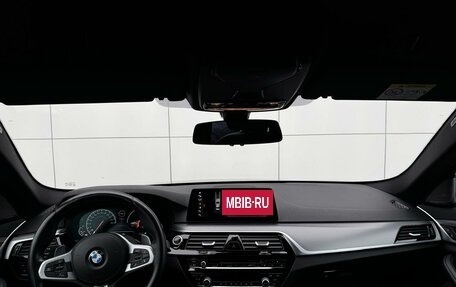 BMW 5 серия, 2019 год, 3 800 000 рублей, 14 фотография