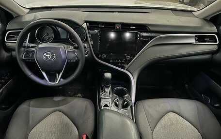 Toyota Camry, 2018 год, 2 185 000 рублей, 11 фотография