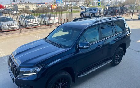 Toyota Land Cruiser Prado 150 рестайлинг 2, 2022 год, 7 100 000 рублей, 5 фотография