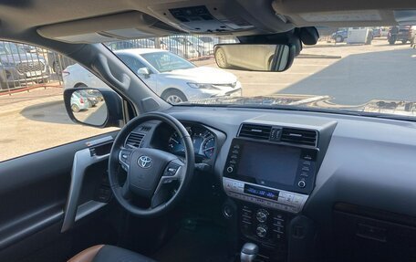Toyota Land Cruiser Prado 150 рестайлинг 2, 2022 год, 7 100 000 рублей, 15 фотография