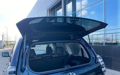 Toyota Land Cruiser Prado 150 рестайлинг 2, 2022 год, 7 100 000 рублей, 16 фотография