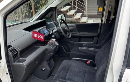 Honda Stepwgn IV, 2011 год, 1 450 000 рублей, 4 фотография