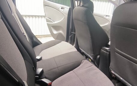 Hyundai Solaris II рестайлинг, 2013 год, 850 000 рублей, 13 фотография