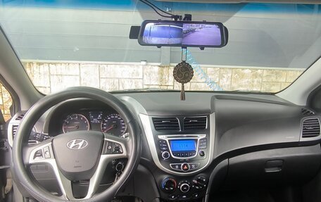 Hyundai Solaris II рестайлинг, 2013 год, 850 000 рублей, 14 фотография