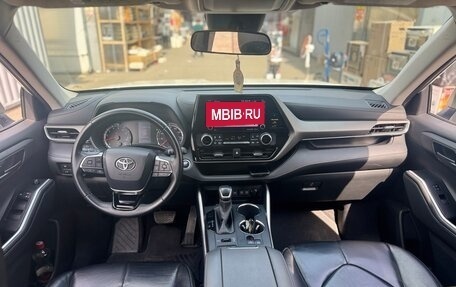 Toyota Highlander, 2020 год, 4 540 000 рублей, 10 фотография