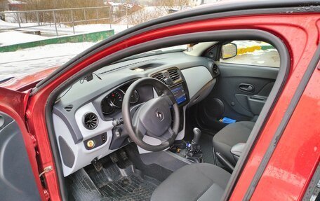 Renault Logan II, 2015 год, 810 000 рублей, 5 фотография