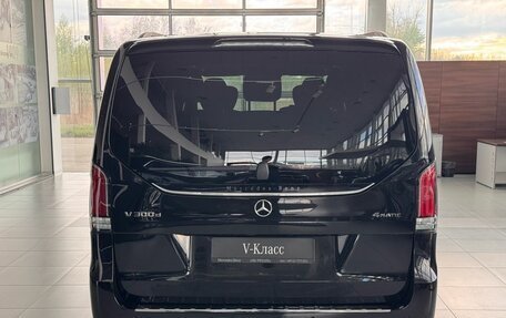 Mercedes-Benz V-Класс, 2024 год, 24 200 000 рублей, 4 фотография