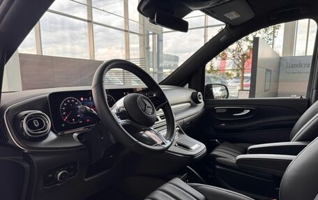 Mercedes-Benz V-Класс, 2024 год, 24 200 000 рублей, 8 фотография