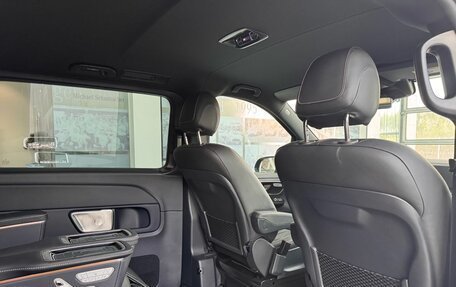 Mercedes-Benz V-Класс, 2024 год, 24 200 000 рублей, 32 фотография