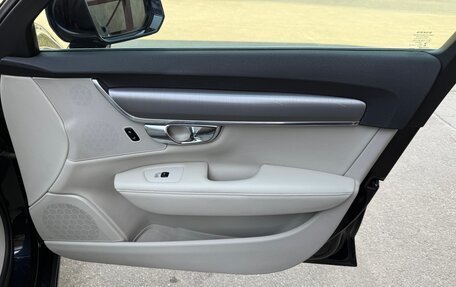 Volvo S90 II рестайлинг, 2017 год, 2 900 000 рублей, 8 фотография