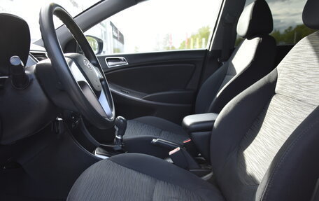 Hyundai Solaris II рестайлинг, 2014 год, 950 000 рублей, 24 фотография