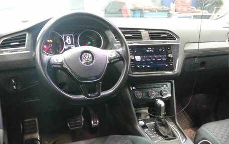 Volkswagen Tiguan II, 2019 год, 1 999 000 рублей, 5 фотография