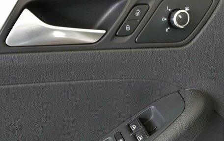 Volkswagen Jetta VI, 2013 год, 700 000 рублей, 10 фотография