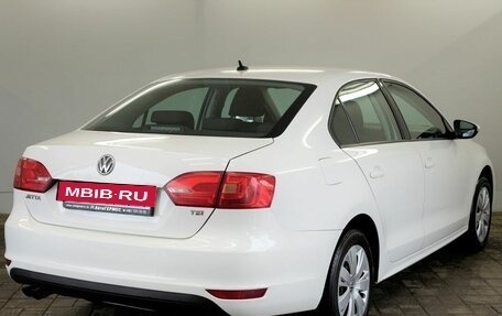 Volkswagen Jetta VI, 2013 год, 700 000 рублей, 4 фотография