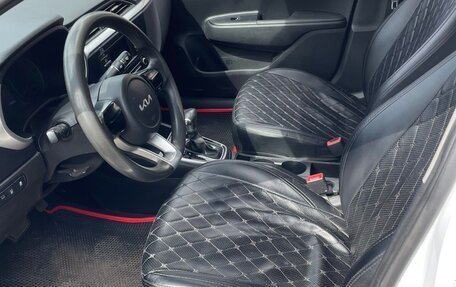 KIA Rio IV, 2022 год, 1 050 000 рублей, 6 фотография