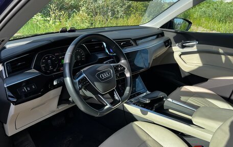 Audi e-tron Sportback I, 2020 год, 5 300 000 рублей, 3 фотография