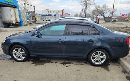 Volkswagen Jetta VI, 2010 год, 750 000 рублей, 2 фотография