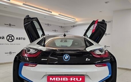 BMW i8 I рестайлинг, 2016 год, 6 500 000 рублей, 4 фотография