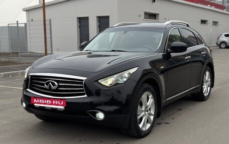 Infiniti QX70, 2013 год, 2 350 000 рублей, 2 фотография
