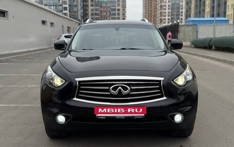 Infiniti QX70, 2013 год, 2 350 000 рублей, 3 фотография