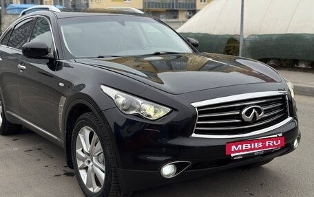 Infiniti QX70, 2013 год, 2 350 000 рублей, 12 фотография