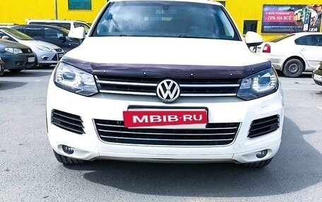 Volkswagen Touareg III, 2011 год, 2 000 000 рублей, 2 фотография