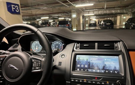 Jaguar E-Pace, 2019 год, 4 000 000 рублей, 5 фотография
