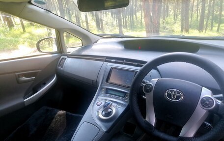 Toyota Prius, 2011 год, 1 100 000 рублей, 5 фотография