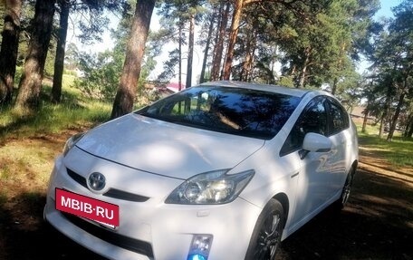 Toyota Prius, 2011 год, 1 100 000 рублей, 10 фотография