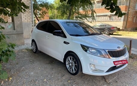 KIA Rio III рестайлинг, 2014 год, 800 000 рублей, 3 фотография