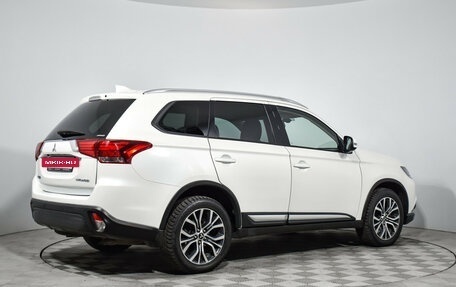 Mitsubishi Outlander III рестайлинг 3, 2018 год, 1 800 000 рублей, 5 фотография