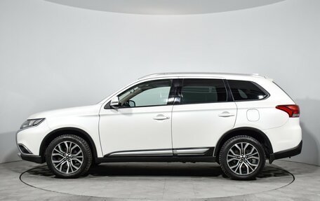 Mitsubishi Outlander III рестайлинг 3, 2018 год, 1 800 000 рублей, 8 фотография