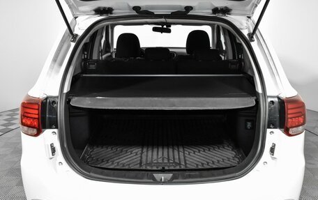 Mitsubishi Outlander III рестайлинг 3, 2018 год, 1 800 000 рублей, 22 фотография