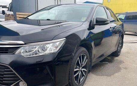 Toyota Camry, 2015 год, 1 990 000 рублей, 3 фотография