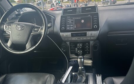 Toyota Land Cruiser Prado 150 рестайлинг 2, 2020 год, 6 100 000 рублей, 10 фотография
