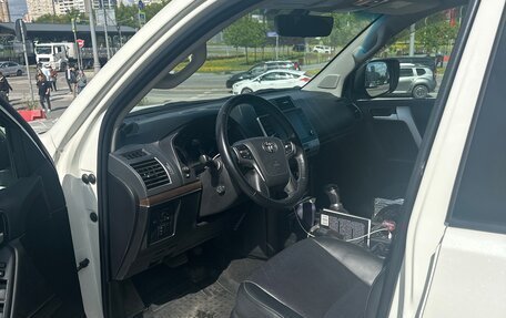 Toyota Land Cruiser Prado 150 рестайлинг 2, 2020 год, 6 100 000 рублей, 13 фотография