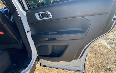 Ford Explorer VI, 2012 год, 1 400 000 рублей, 14 фотография