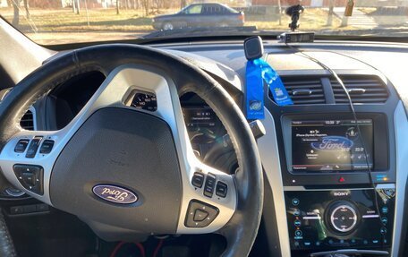Ford Explorer VI, 2012 год, 1 400 000 рублей, 26 фотография