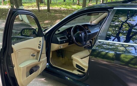 BMW 5 серия, 2004 год, 850 000 рублей, 19 фотография