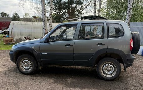 Chevrolet Niva I рестайлинг, 2011 год, 460 000 рублей, 2 фотография