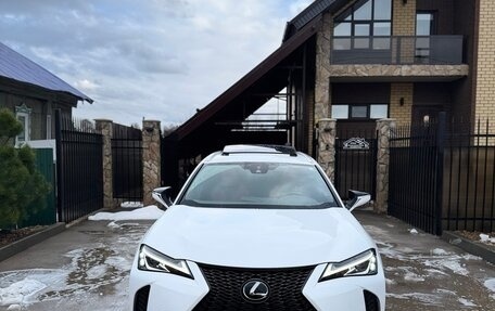 Lexus UX I, 2019 год, 3 000 000 рублей, 2 фотография