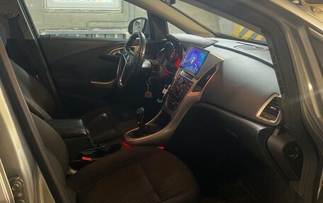 Opel Astra J, 2010 год, 670 000 рублей, 8 фотография
