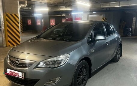 Opel Astra J, 2010 год, 670 000 рублей, 2 фотография