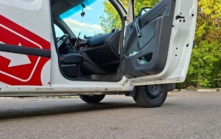 Renault Kangoo II рестайлинг, 2012 год, 590 000 рублей, 14 фотография
