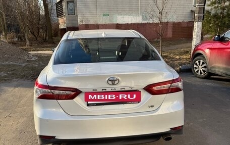 Toyota Camry, 2018 год, 3 150 000 рублей, 8 фотография